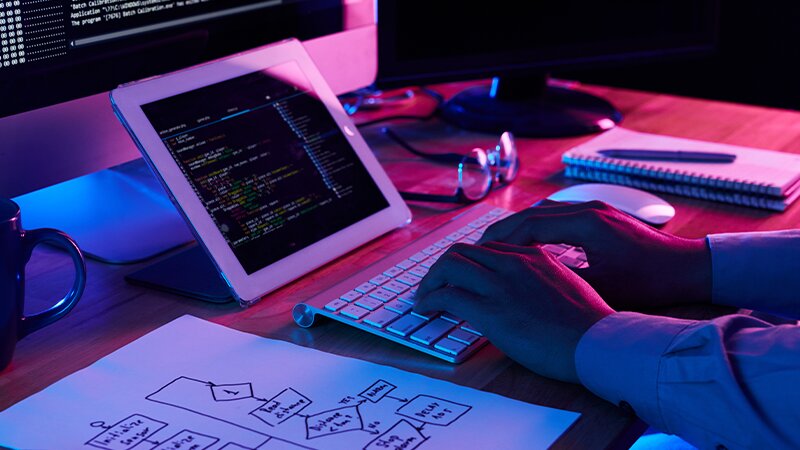بررسی فایل ها و درخواست های افزونه در ابزار Network مرورگر